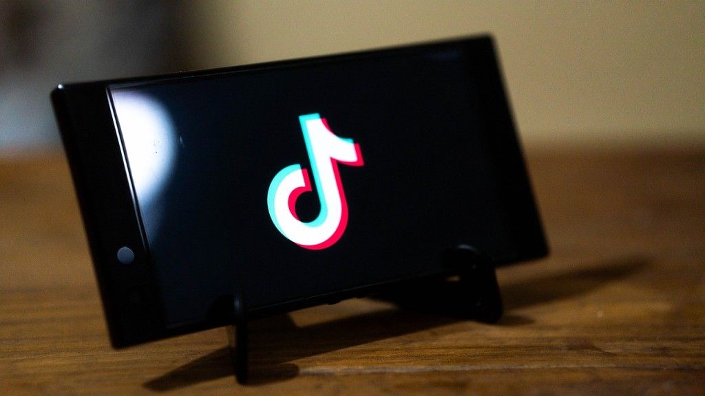 TikTok powraca do sklepów z aplikacjami w USA