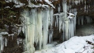 sople lodu w górach