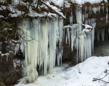 sople lodu w górach