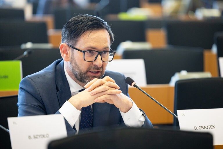 Daniel Obajtek w prokuraturze: „Gnębią ludzi, niszczą ludzi”