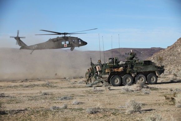UH-60 i KTO Stryker