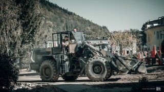 Wojskowy sprzęt inżynieryjny podczas Operacji Feniks na terenach popowodziowych, wrzesień 2024 roku.