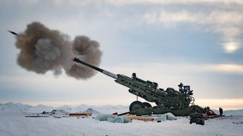 Kanadyjska haubica ciągniona M777.