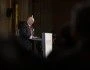 Rosyjski oligarcha Wiaczesław Mosze Kantor przemawiający podczas konferencji.