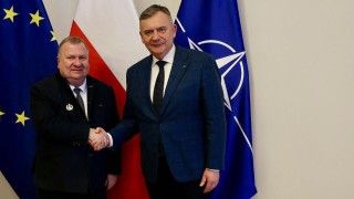 Sekretarz Stanu w Ministerstwie Obrony Narodowej Paweł Bejda i Dyrektor Generalny Francuskiej Agencji Uzbrojenia Emmanuel Chiva.