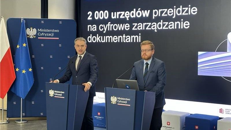 Ministerstwo Cyfryzacji wdroży nowoczesny system elektronicznego zarządzania dokumentacją dla 2 000 urzędów i instytucji publicznych.