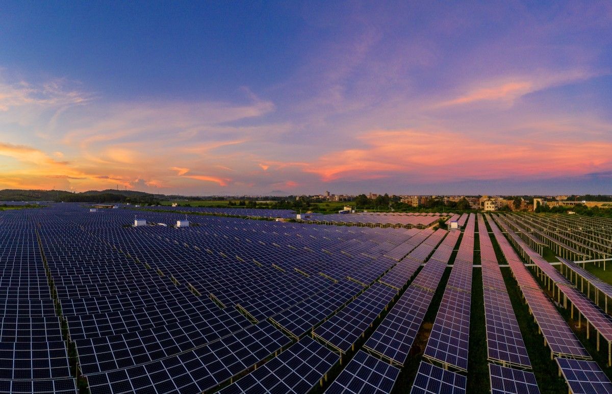 OZE wyprzedziły węgiel. Po raz pierwszy w historii wyprodukowały więcej energii elektrycznej