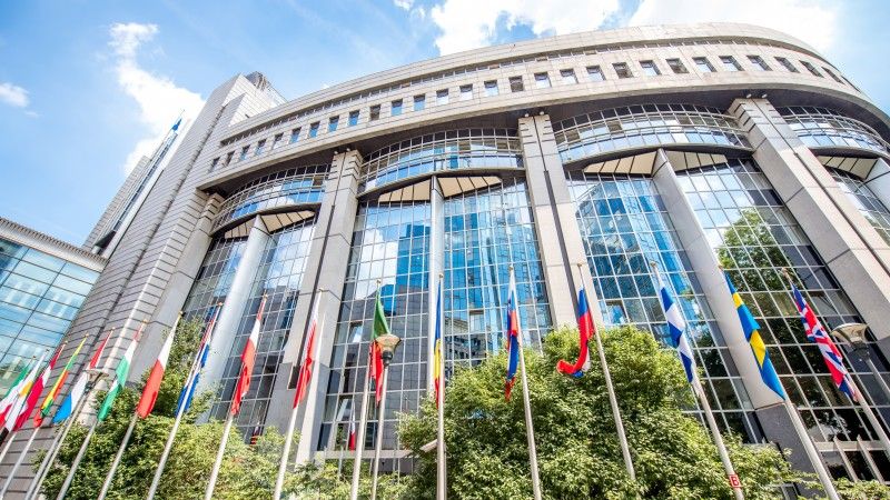 Budynek Parlamentu Europejskiego w Brukseli.