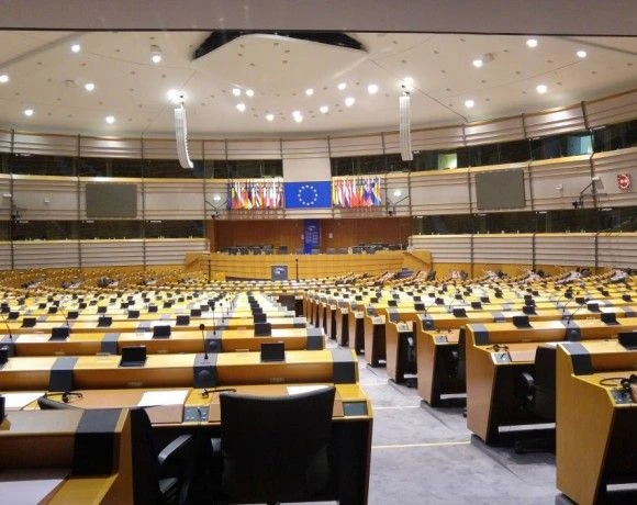 Parlament Europejski Huawei