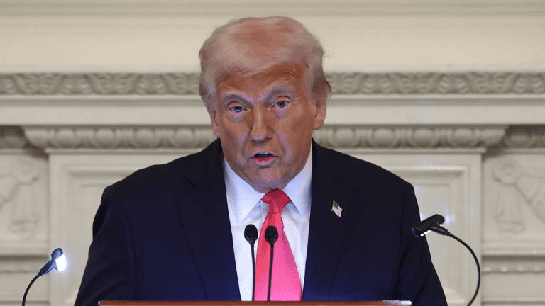 Amerykański Trybunał handlowy: firmom należy się zwrot ceł nałożonych przez Trumpa