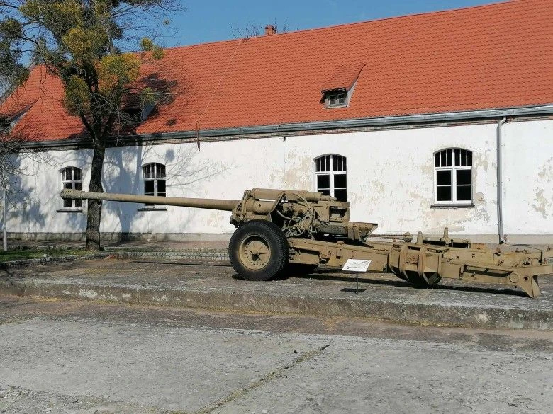 Armata polowa M-46 kal. 130 mm.