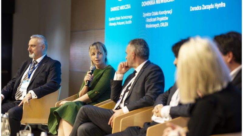 Dominika Niewierska podczas panelu