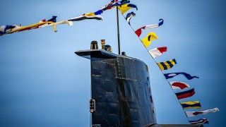 Przygotowanie do wodowania szwedzkiego okrętu podwodnego HMS „Halland”, trzeciej jednostki typu Gotland (projektu A19), po remoncie głównym i modernizacji w stoczni Saab Kockums w Karlskronie.