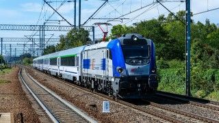 PKP Polskie Linie Kolejowe wdrażają sztuczną inteligencję - na razie testowo. Jak z tej technologii może skorzystać polska kolej?
