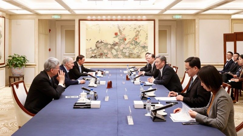 Minister handlu ChRL w czasie rozmów z przedstawicielami amerykańskiego biznesu.