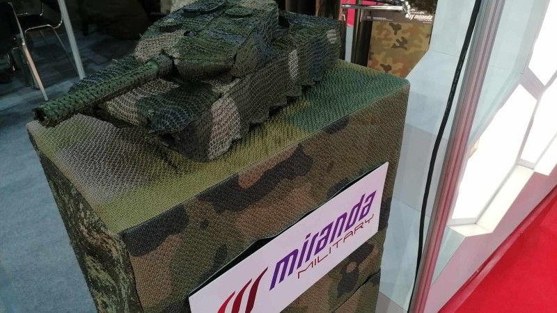 Kamuflaż mobilny na modelu czołgu Leopard 2.