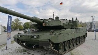 Czołg podstawowy Leopard 2A8 pokazany podczas targów ASDA 2025.