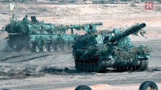 Należące do 18. Brygady Artylerii armatohaubice samobieżne K9A1 Thunder na poligonie w Nowej Dębie.