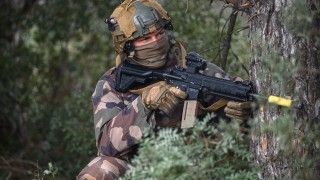 Francuski żołnierz na ćwiczeniach Hemix Orion 2023