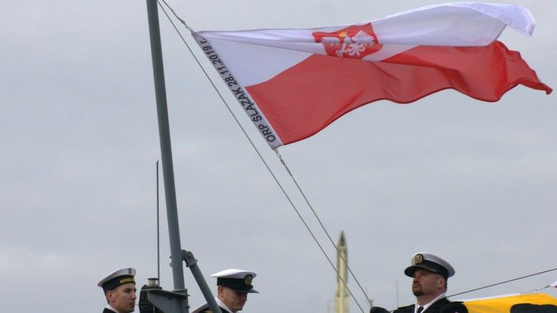 Pierwsze uroczyste podniesienie bandery na ORP Ślązak 28 listopada 2019 roku.