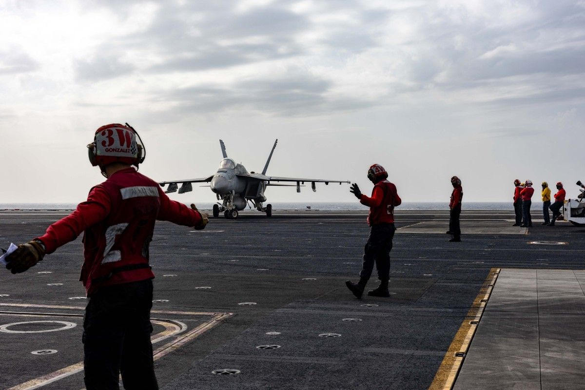 USA zniszczyły irańską korwetę w Zatoce Omańskiej