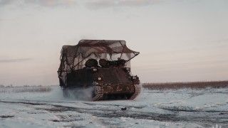 Ukraiński transporter opancerzony Pbv 302 należący do 35. Brygady Piechoty Morskiej.