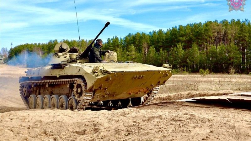 Białoruski bojowy wóz piechoty BMP-2.