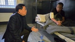 W lutym tego roku poseł Yu Yong-weon spotkał się z północnokoreańskim żołnierzem przetrzymywanym w ośrodku zatrzymań na Ukrainie. Poseł Yu osobiście potwierdził, że żołnierz ten pragnie uciec do Korei Południowej