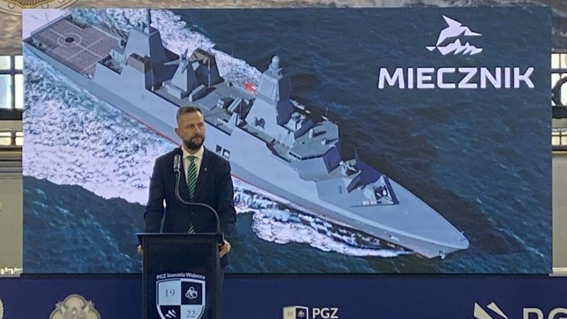 Minister of National Defence Władysław Kosiniak Kamysz during the steel cutting ceremony for ORP Burza.