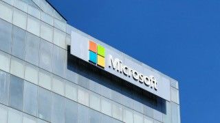 Microsoft zapowiada zwiększenie pojemności swoich centrów danych w Europie w najbliższych latach. Deklaracje giganta sięgają jednak znacznie dalej, niż tylko do tej kwestii.