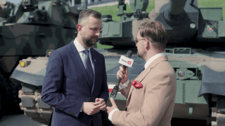 Szef MON Władysław Kosiniak Kamysz podczas rozmowy z Mariuszem Marszałkowskim w trakcie konferencji Defence24 Days