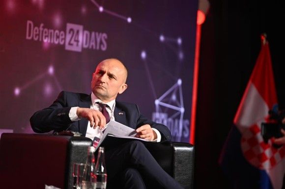 Defence24 days,I van Anušić,. chorwacja, nato