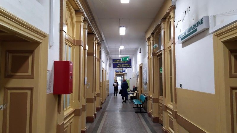 W Internetowym Koncie Pacjenta wykryto podatność, która umożliwiała pobranie dokumentacji innych pacjentów. Resort zdrowia mówi, że dotyczyło to tylko jednej placówki - ale nie mówi, której.