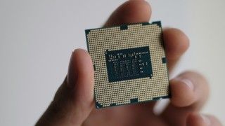 Departament Handlu Stanów Zjednoczonych zdecydował o zniesieniu limitów na eksport chipów, wprowadzonych za administracji Joe Bidena. Część ograniczeń obowiązywała również Polskę.