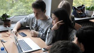 Ministerstwo Cyfryzacji ogłosiło przetarg na zakup sprzętu IT dla polskich szkół