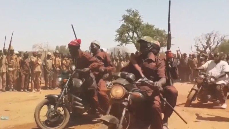 Patrol lokalnej grupy samoobrony Fulani