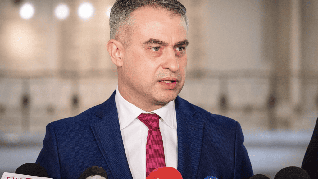 Gawkowski: wdrażanie PLLuM w administracji przebiega dobrze