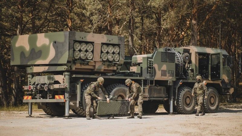 Wieloprowadnicowa wyrzutnia rakiet Homar-K na ćwiczeniach Arcane Thunder 25 w Ustce.