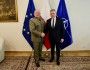 Generał brygady Grzegorz Potrzuski i sekretarz stanu w Ministerstwie Obrony Narodowej Paweł Bejda.