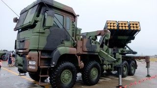 Tajwańska wieloprowadnicowa wyrzutnia rakiet Thunderbolt-2000