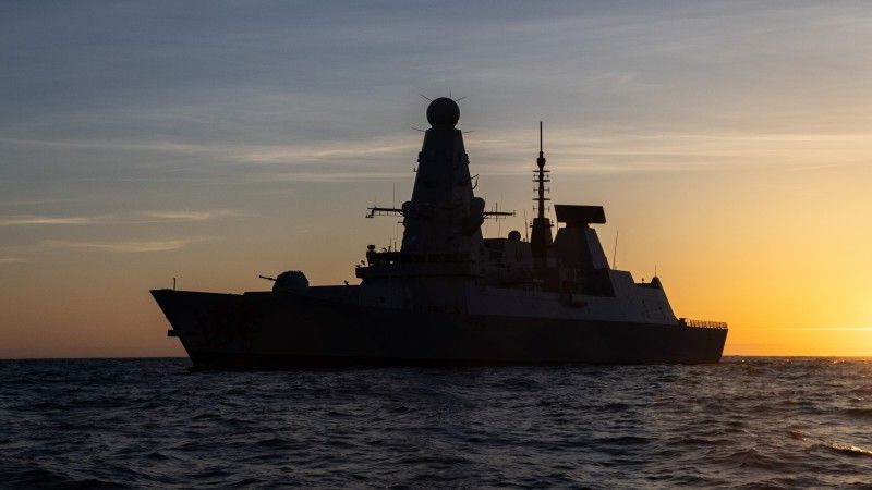 Brytyjski niszczyciel rakietowy HMS „Dragon” (typu 45) na ćwiczeniach NATO pk. Formidable Shield 25. Podczas manewrów okręt strącił naddźwiękowy imitator celu powietrznego.
