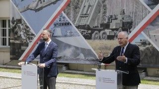 Szef MON Władysław Kosiniak-Kamysz i jego zastępca Paweł Zalewski po powrocie z USA