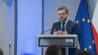 Rozstrzygnięto konkurs na budowę 13 fabryk sztucznej inteligencji, które będą dostępne w ramach podziału mocy obliczeniowej