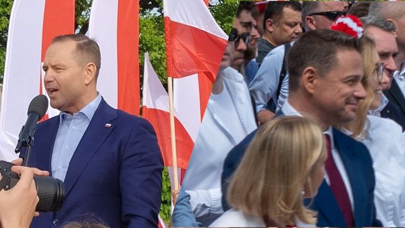 Organizacja CitizenGO ingerowała w kampanię wyborczą opłacając reklamy polityczne - poinformowało TVN24 za analizą NASK. Co z kolei twierdzą bazy reklam mediów społecznościowych?