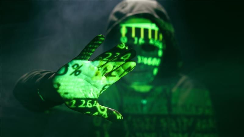 oszust oszuści cyberprzestępcy