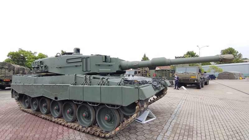 Czołg podstawowy Leopard 2A4 podczas targów IDET 2025 w Brnie.
