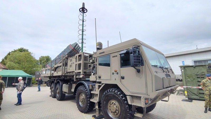 Przeciwlotniczy zestaw rakietowy SPYDER na targach IDET 2025 w Brnie.