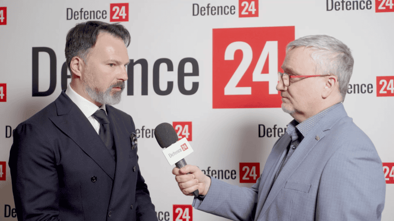 Billenium, Defence24 Days