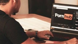 Trzy portale pornograficzne zablokowały dostęp użytkownikom z terenu Francji. Działanie jest protestem przeciwko nowym mechanizmom weryfikacji wieku. Ministra ds. cyfryzacji ma inne zdanie.