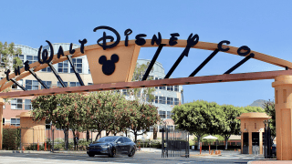 Disney i Universal oskarżają Midjourney o masowe naruszanie praw autorskich poprzez generowanie obrazów.